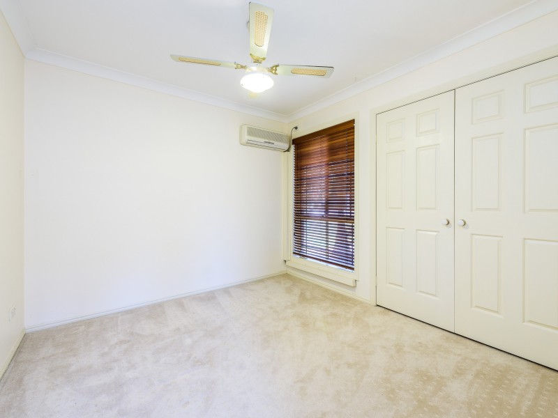 8 Henry Cotton Drive, Parkwood QLD 4214