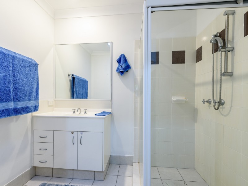 2/21 Hellman Street, Molendinar QLD 4214