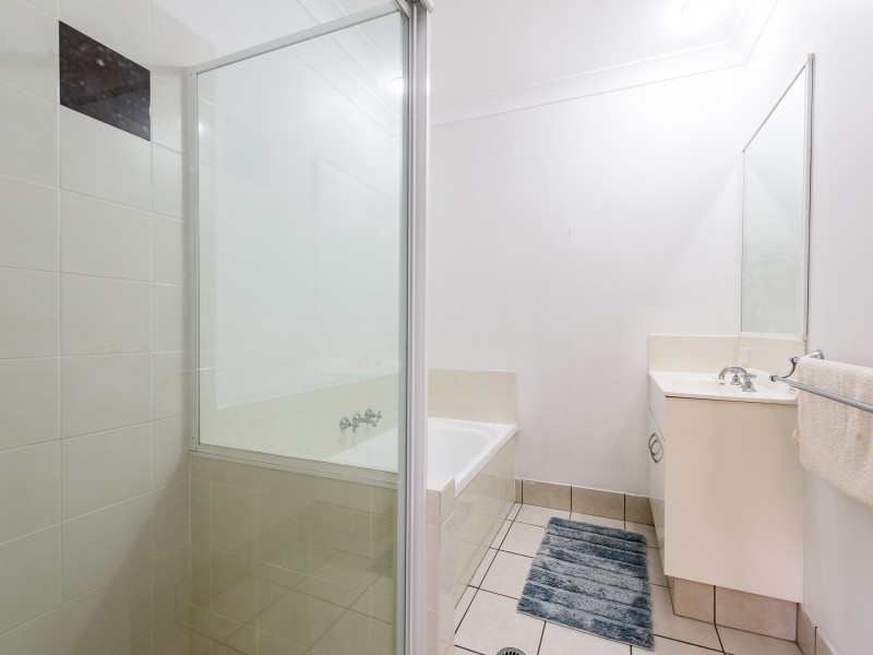 2/21 Hellman Street, Molendinar QLD 4214