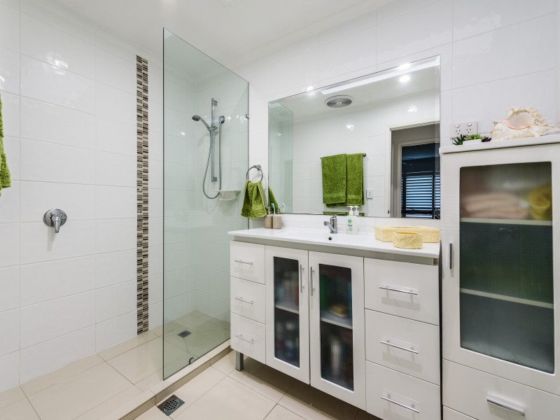 4/18 Maiala Close, Paradise Point QLD 4216