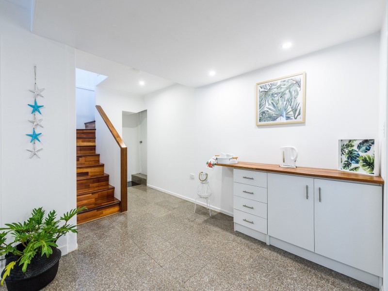 1 Clifton Street, Biggera Waters QLD 4216