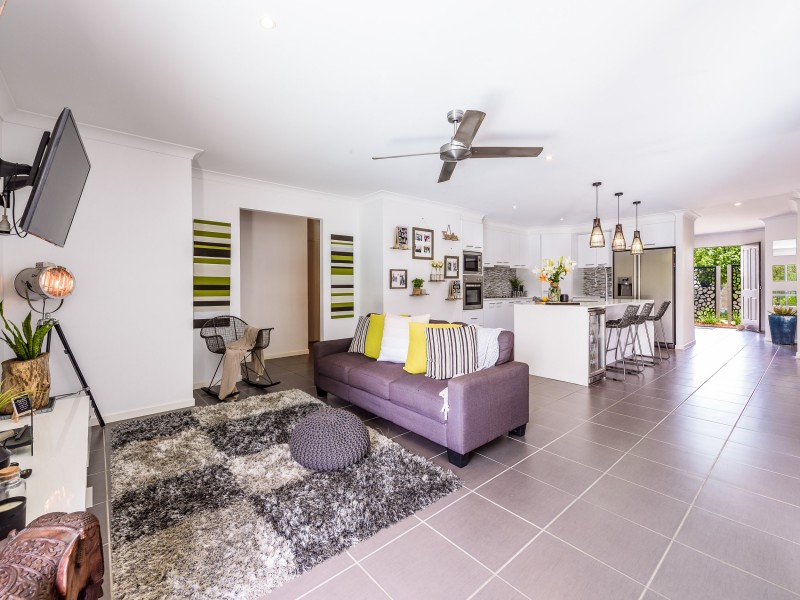 14 Lillypilly Court, Helensvale QLD 4212