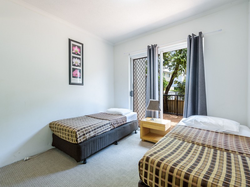 17A/220 Marine Parade, Labrador QLD 4215