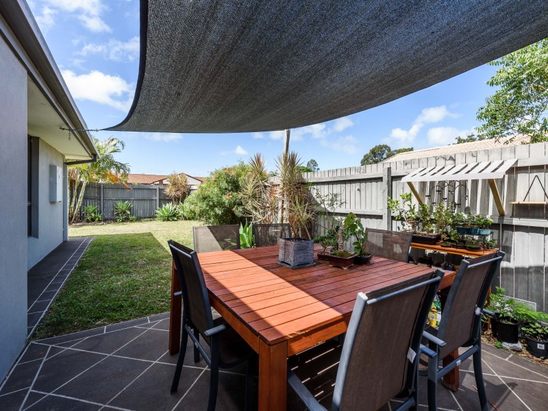 1/5 Robin Joy Close, Labrador QLD 4215