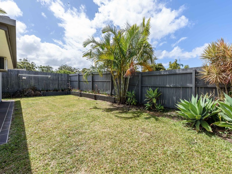 1/5 Robin Joy Close, Labrador QLD 4215