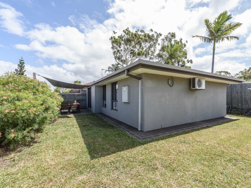 1/5 Robin Joy Close, Labrador QLD 4215