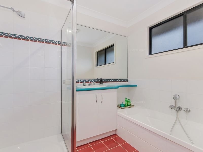 19 Taroona Circuit, Oxenford QLD 4210