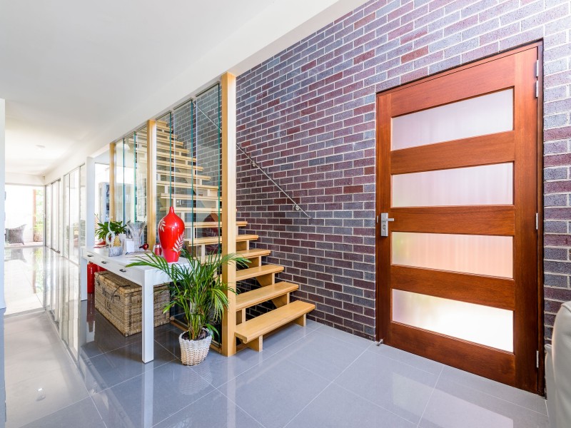 2/24 Drake Avenue, Paradise Point QLD 4216