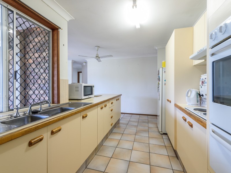 13 Footscray Court, Arundel QLD 4214