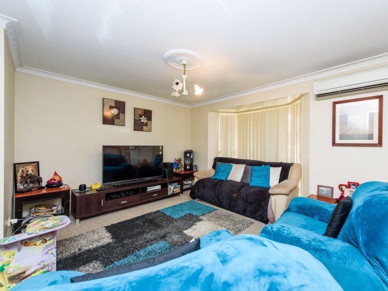 13 Ashburton Close, Arundel QLD 4214