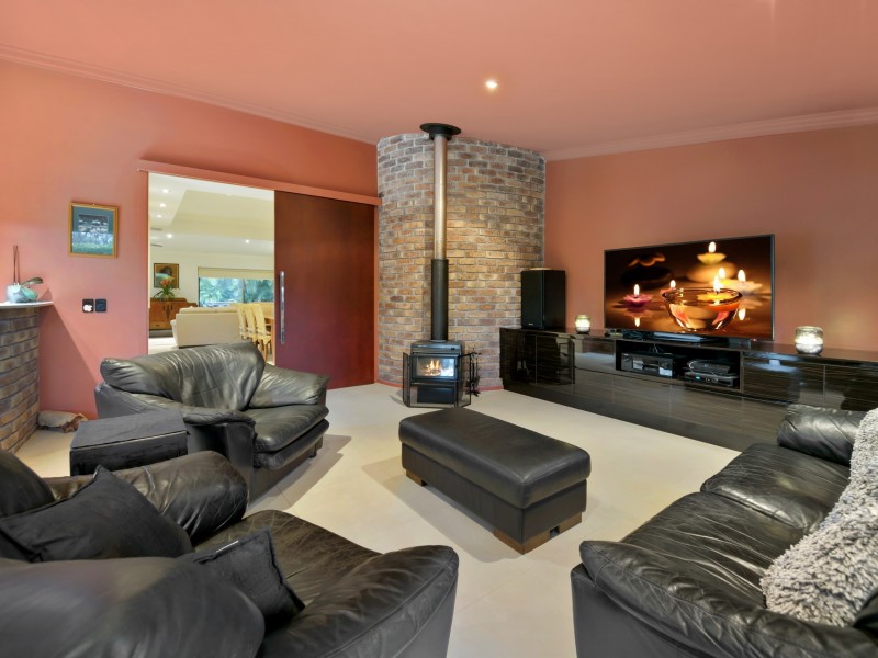 8 Paperbark Court, Parkwood QLD 4214