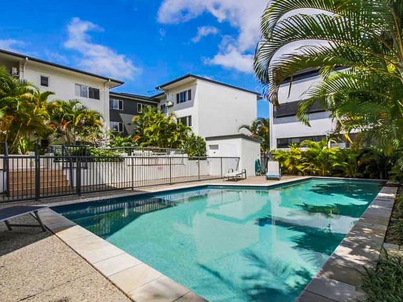 10/4 Proud Street, Labrador QLD 4215