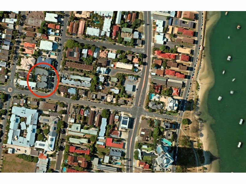 10/4 Proud Street, Labrador QLD 4215