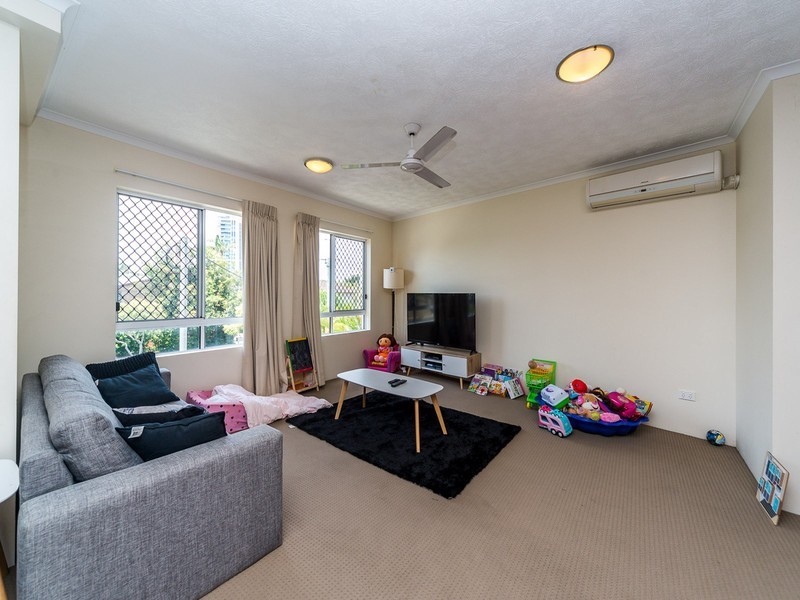 10/4 Proud Street, Labrador QLD 4215