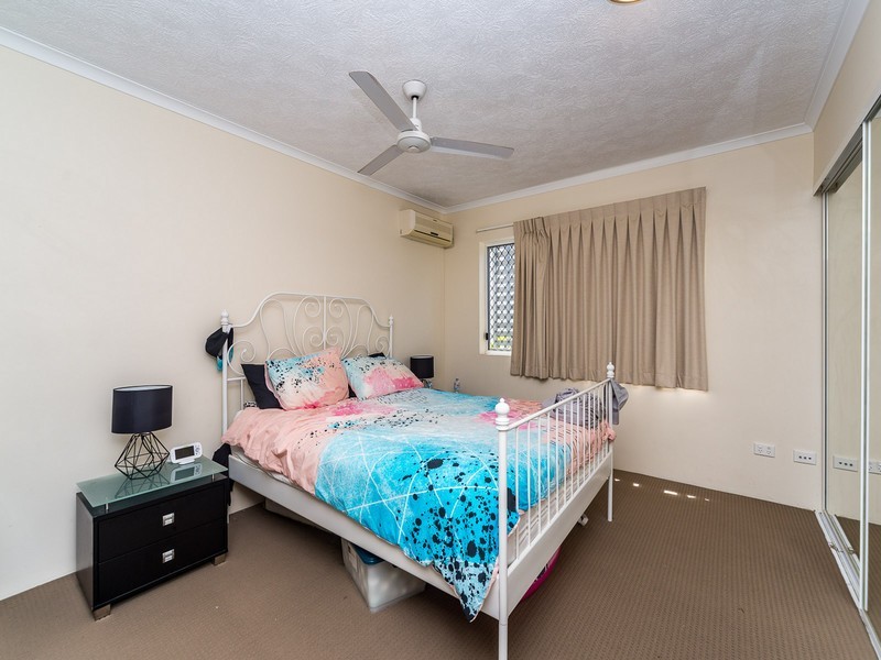 10/4 Proud Street, Labrador QLD 4215