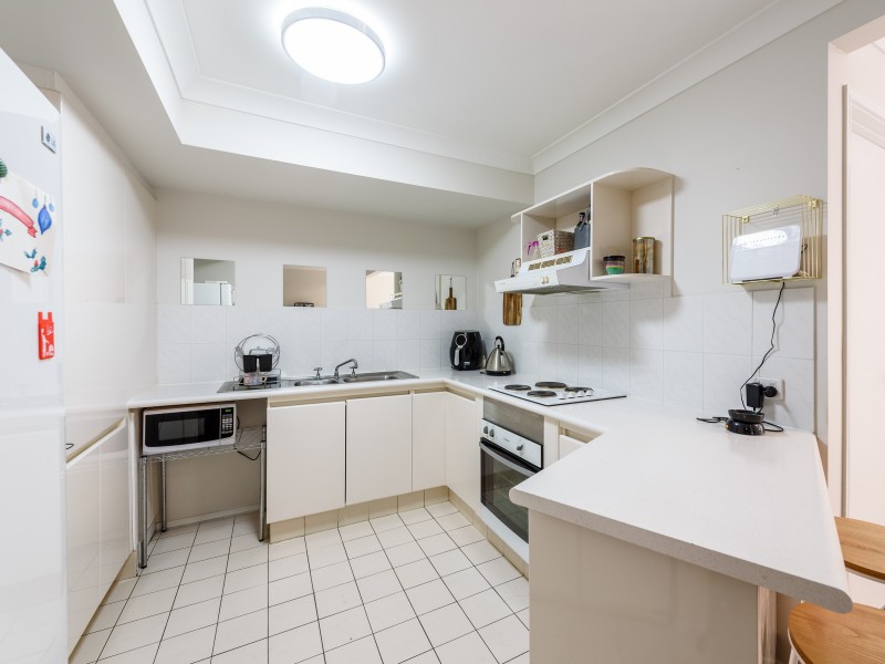 8/146 Central Street, Labrador QLD 4215