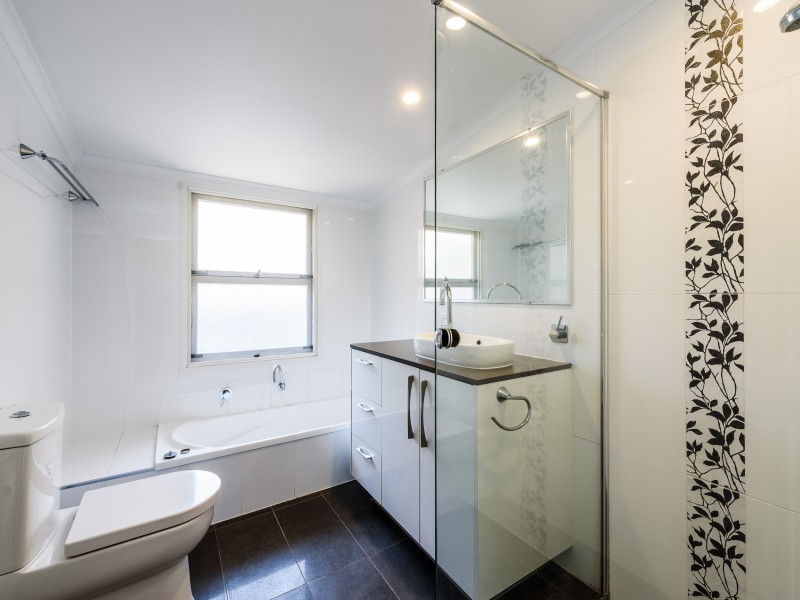 27D Muir Street, Labrador QLD 4215