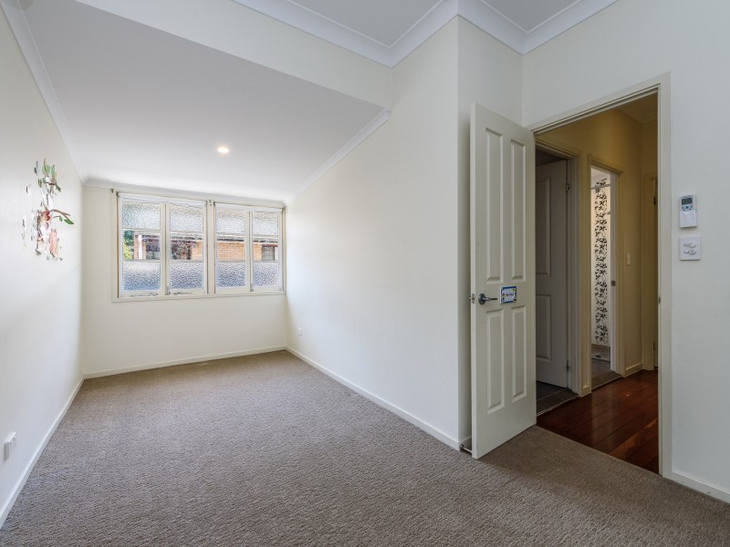 27D Muir Street, Labrador QLD 4215