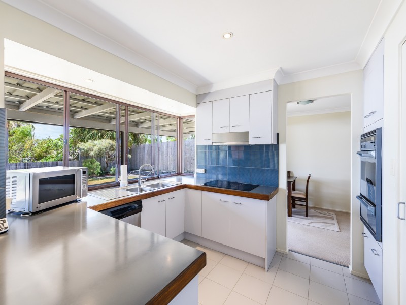 11 Baxter Court, Arundel QLD 4214