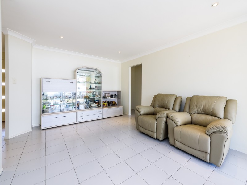 11 Baxter Court, Arundel QLD 4214