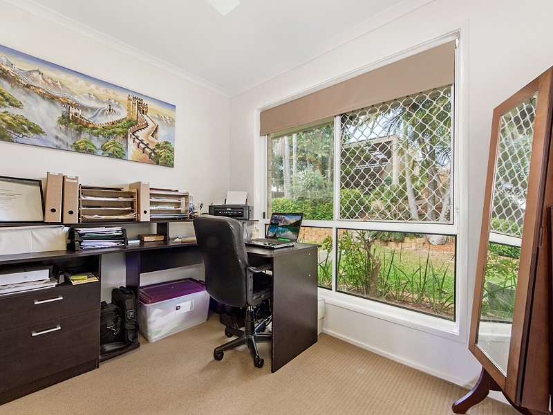 9 Langer Place, Arundel QLD 4214