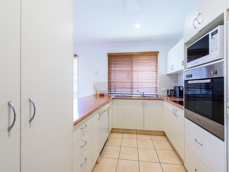 1/18 Jacqueline Avenue, Labrador QLD 4215