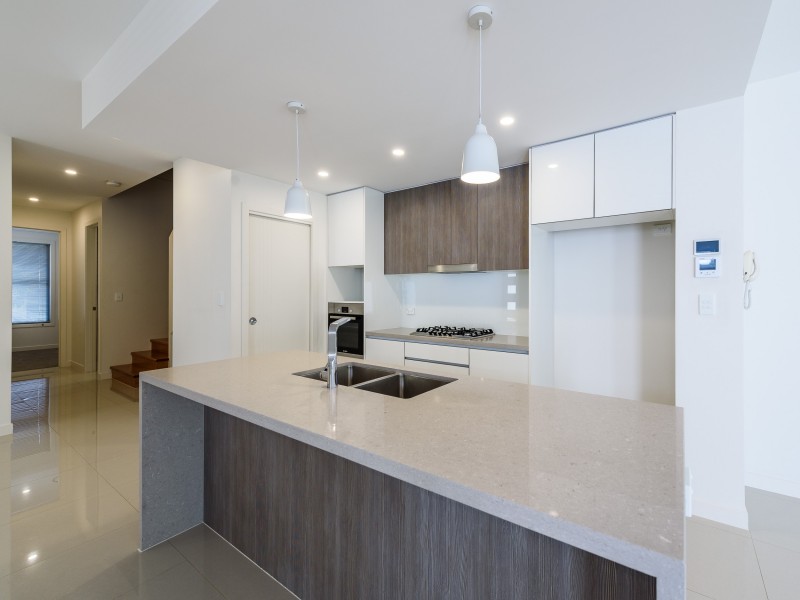 1063B Lakeview Terrace, Benowa QLD 4217