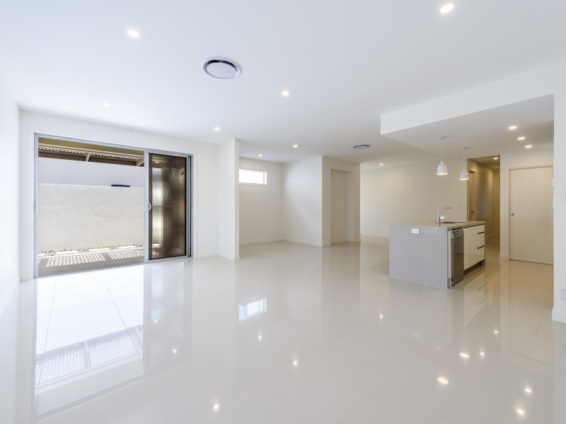 1063B Lakeview Terrace, Benowa QLD 4217