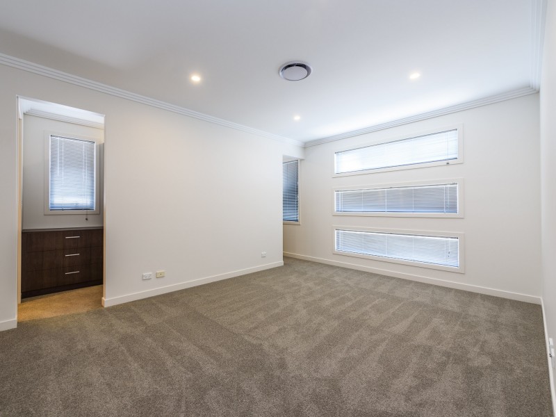 1063B Lakeview Terrace, Benowa QLD 4217