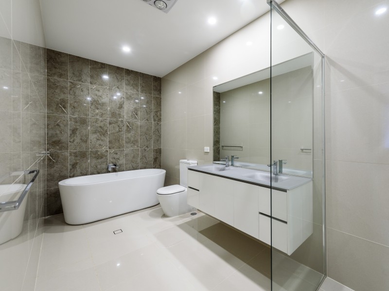 1063B Lakeview Terrace, Benowa QLD 4217