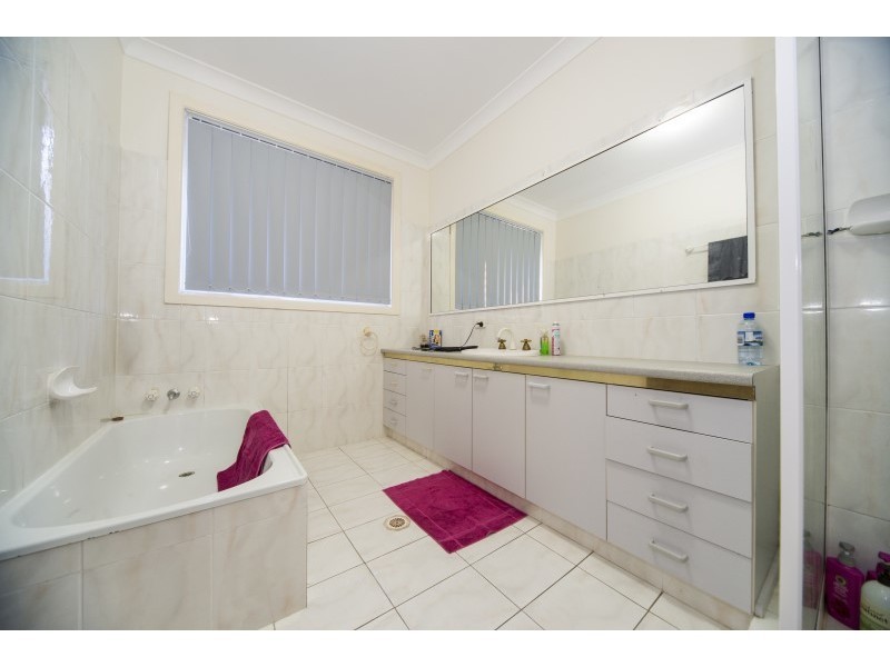 56 Clubhouse Drive, Arundel QLD 4214