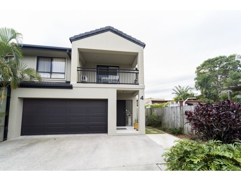4/113 Whiting Street, Labrador QLD 4215