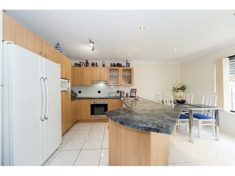 4/113 Whiting Street, Labrador QLD 4215