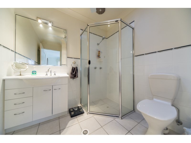 4/113 Whiting Street, Labrador QLD 4215
