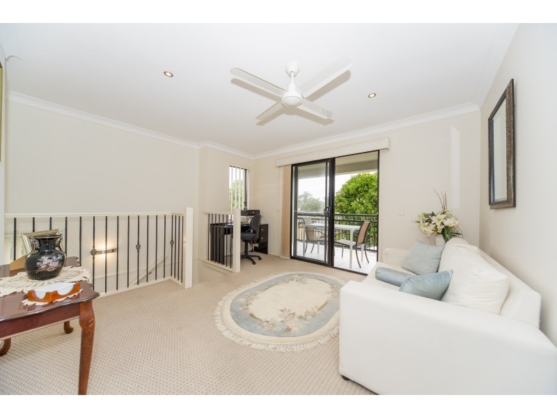 4/113 Whiting Street, Labrador QLD 4215