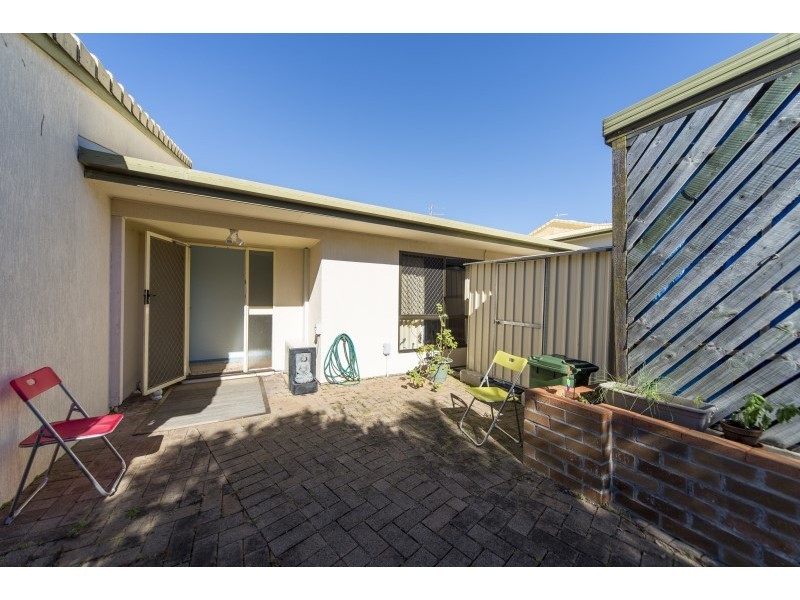 27/71 Olsen Avenue, Labrador QLD 4215