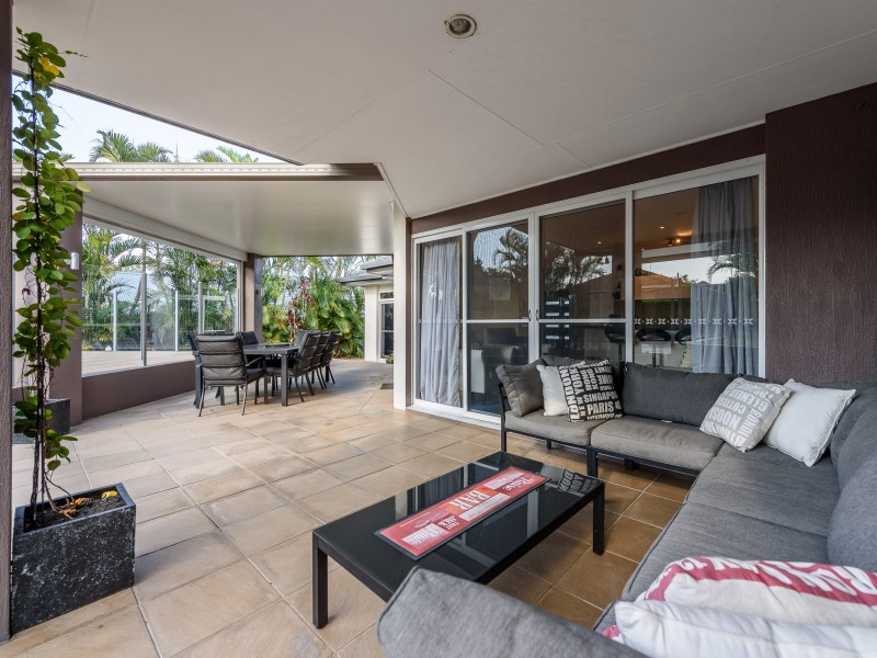 22 Pearson Close, Arundel QLD 4214