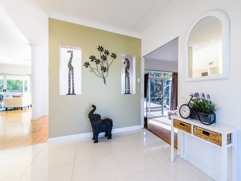 22 Pearson Close, Arundel QLD 4214