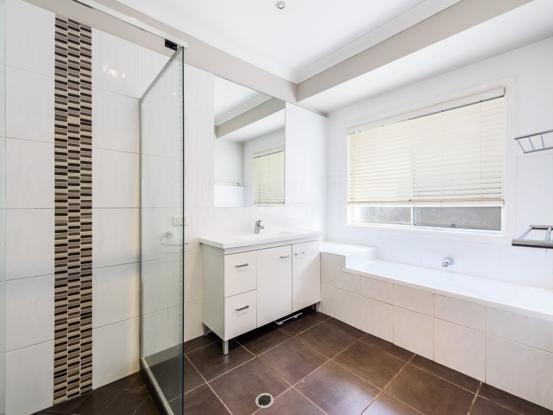 22 Pearson Close, Arundel QLD 4214