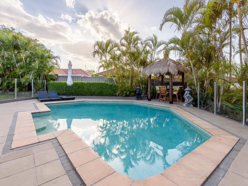 22 Pearson Close, Arundel QLD 4214