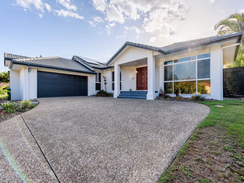 22 Pearson Close, Arundel QLD 4214