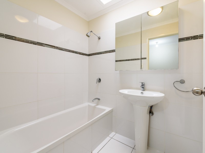 11/79 Government Road, Labrador QLD 4215
