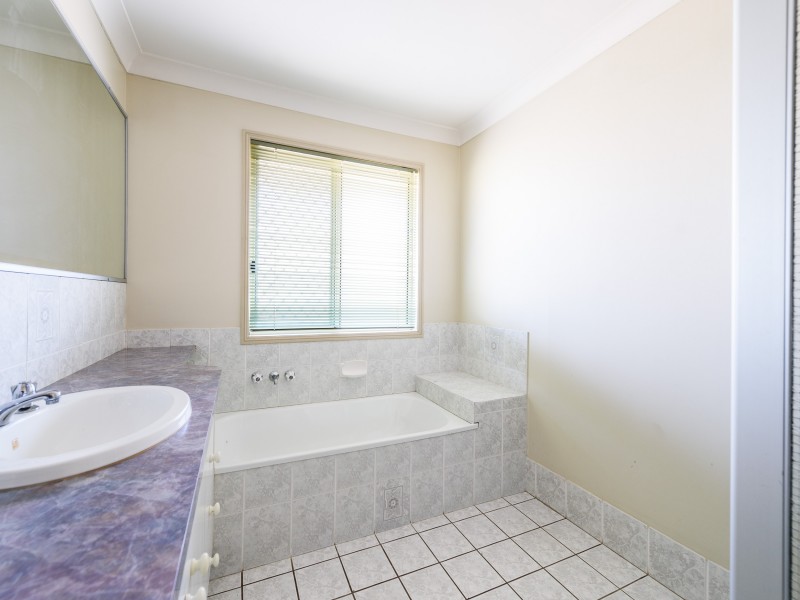 21 Henry Cotton Drive, Parkwood QLD 4214