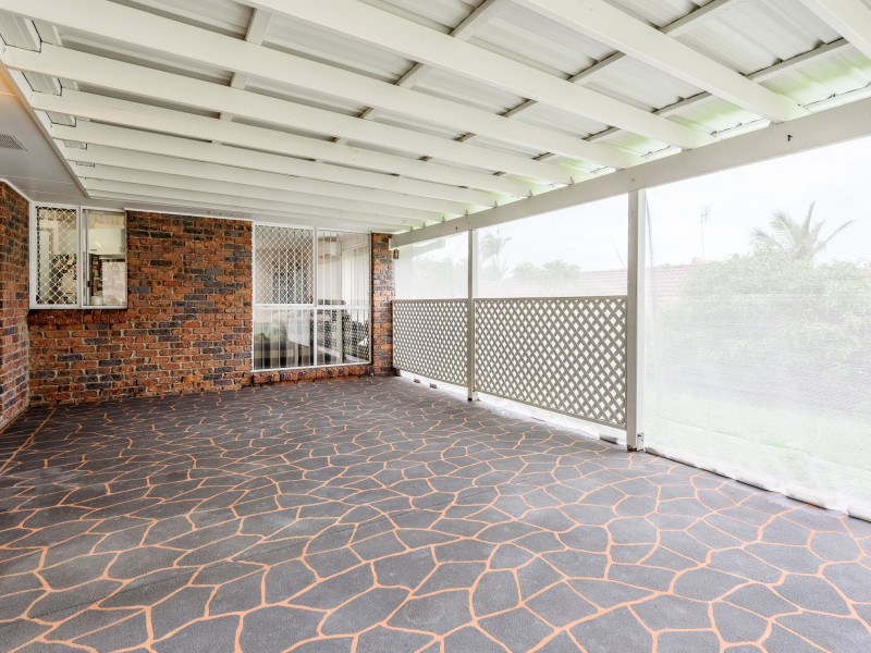 6 Range Court, Arundel QLD 4214