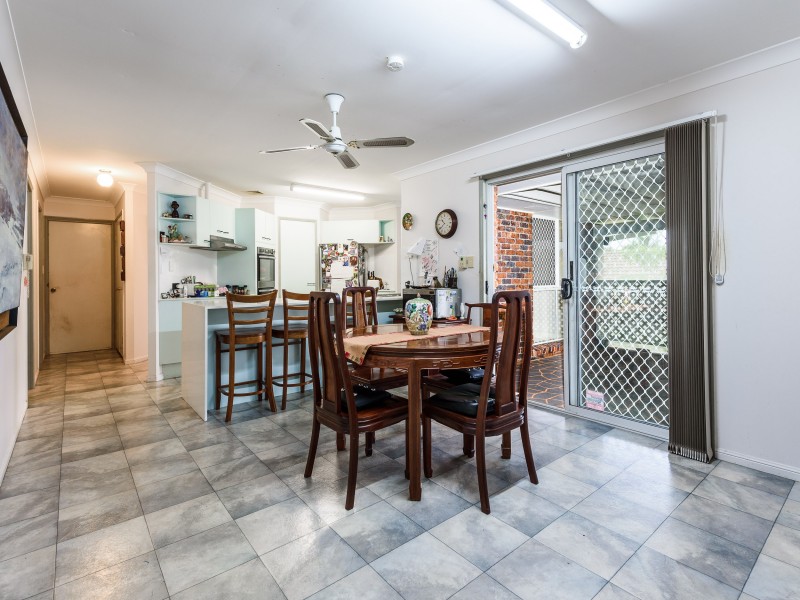 6 Range Court, Arundel QLD 4214
