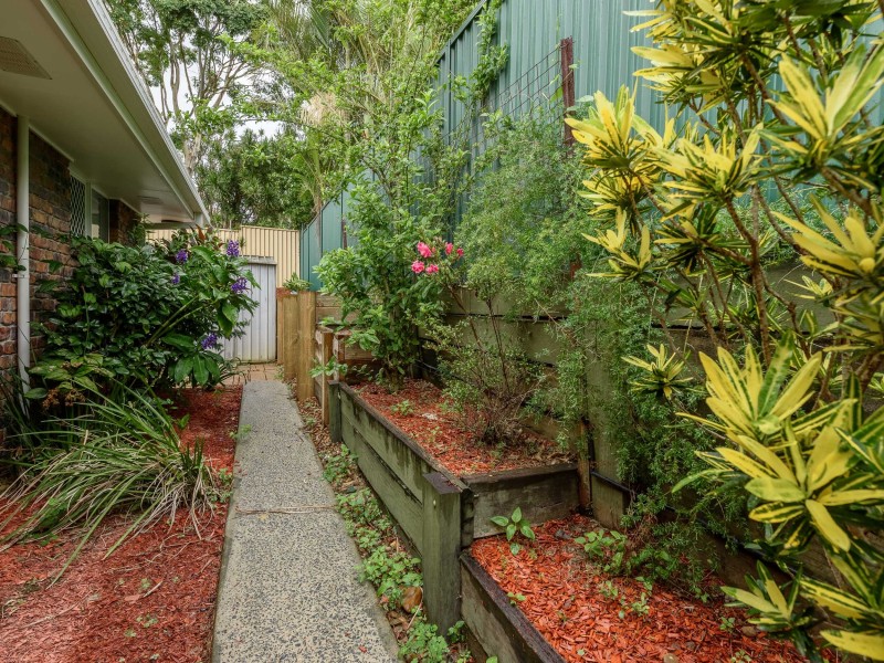 6 Range Court, Arundel QLD 4214