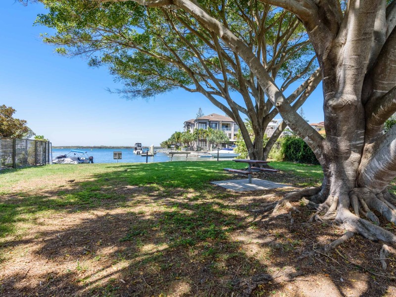 5/24 Madang Crescent, Runaway Bay QLD 4216