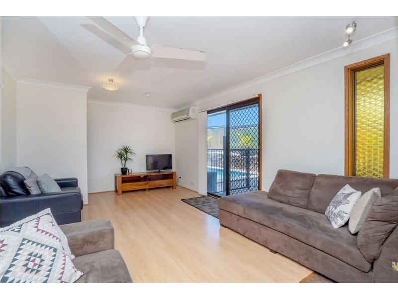 1/52 Usher Avenue, Labrador QLD 4215