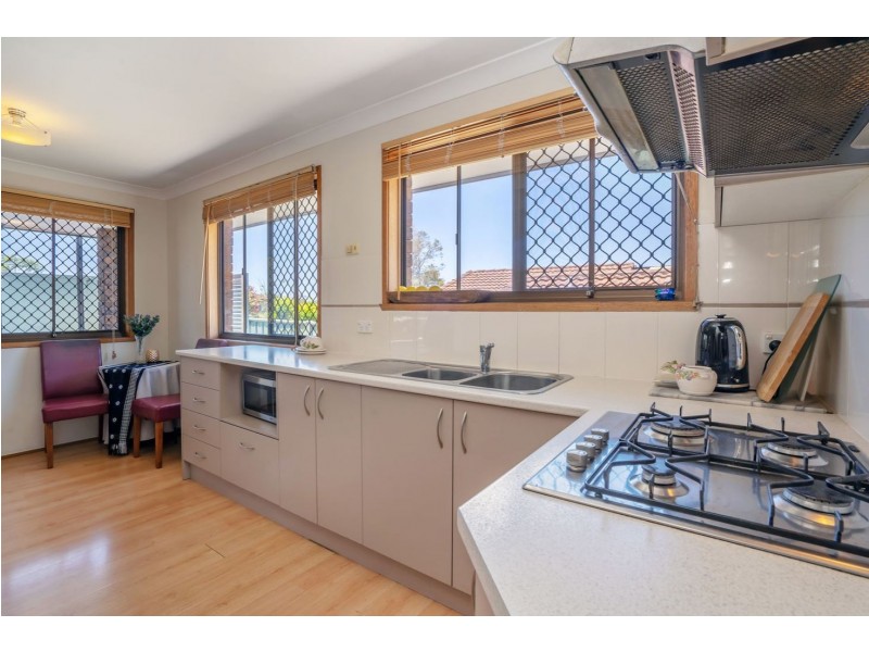 1/52 Usher Avenue, Labrador QLD 4215