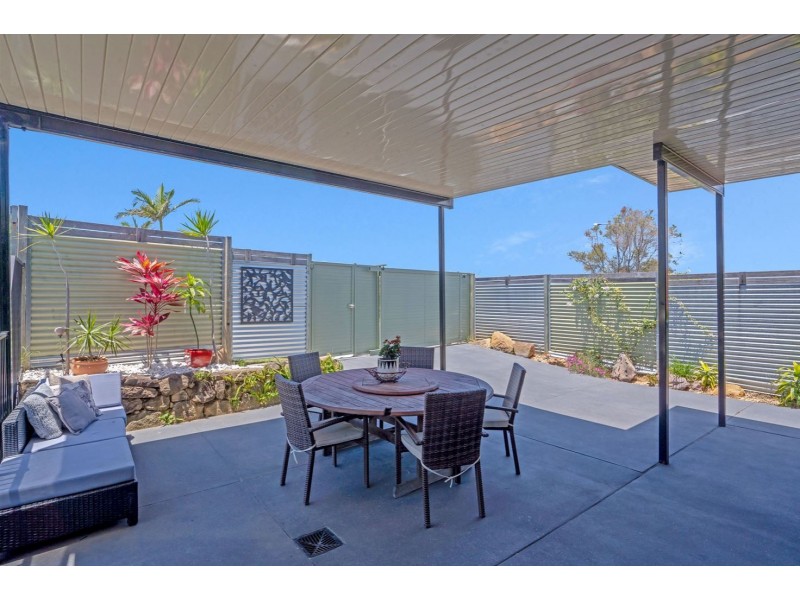 1/52 Usher Avenue, Labrador QLD 4215